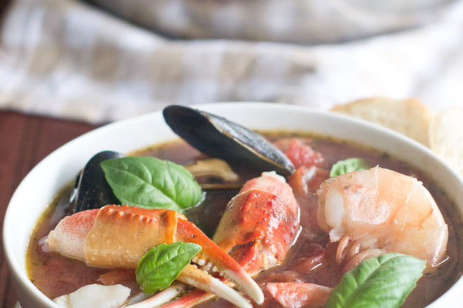 Quick, homemade Cioppino recipe, made in 15 minutes