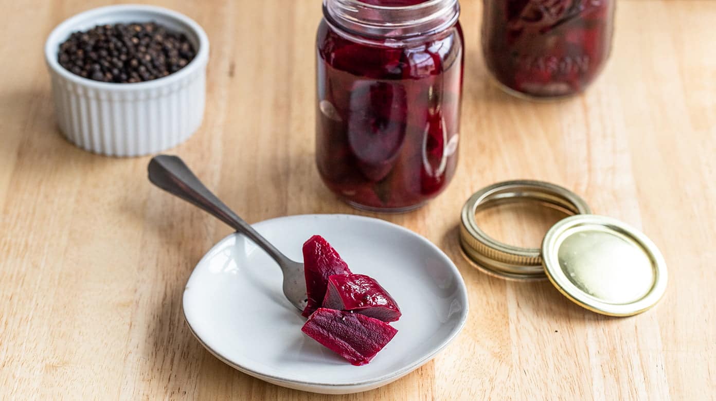 https://cookthestory.com/wp-content/uploads/2019/03/pickled-beets-1392.jpg